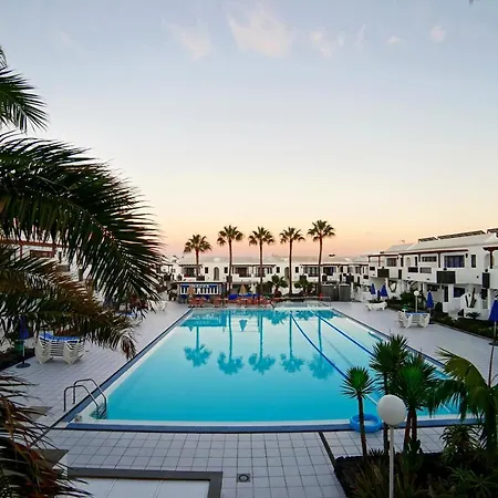 Aparthotel Plaza Azul 2*